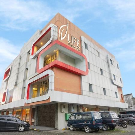Life Hotel Stasiun Kota สุราบายา ภายนอก รูปภาพ