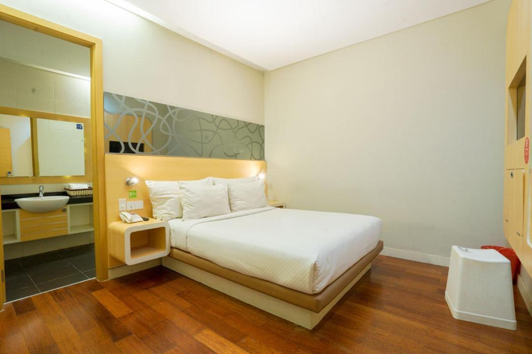Life Hotel Stasiun Kota สุราบายา ห้อง รูปภาพ