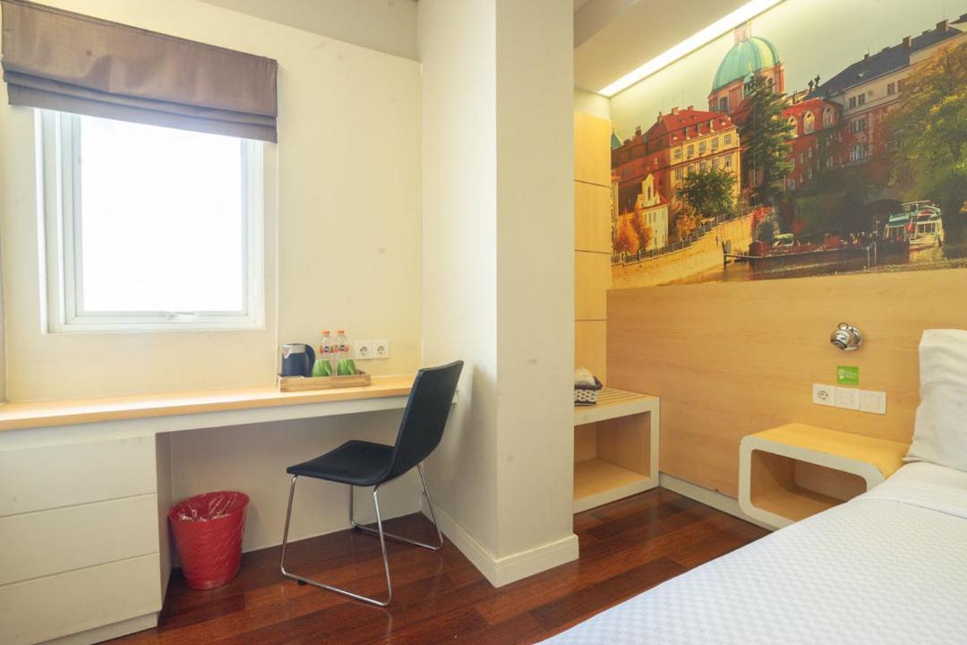 Life Hotel Stasiun Kota สุราบายา ห้อง รูปภาพ